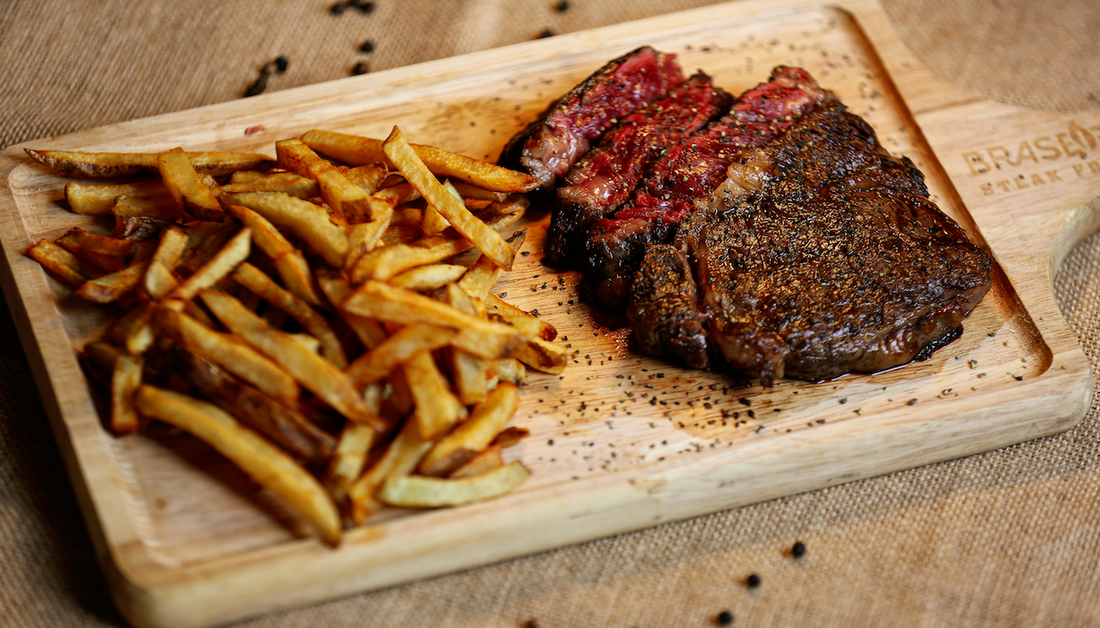 Wagyu Ribeye vs. Wagyu Filet: Which Cut Is Right for You?